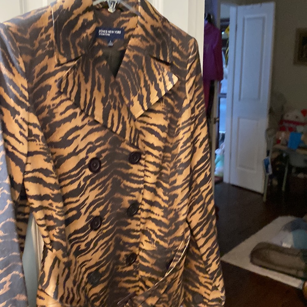 Jacket - Picture 2 of 3